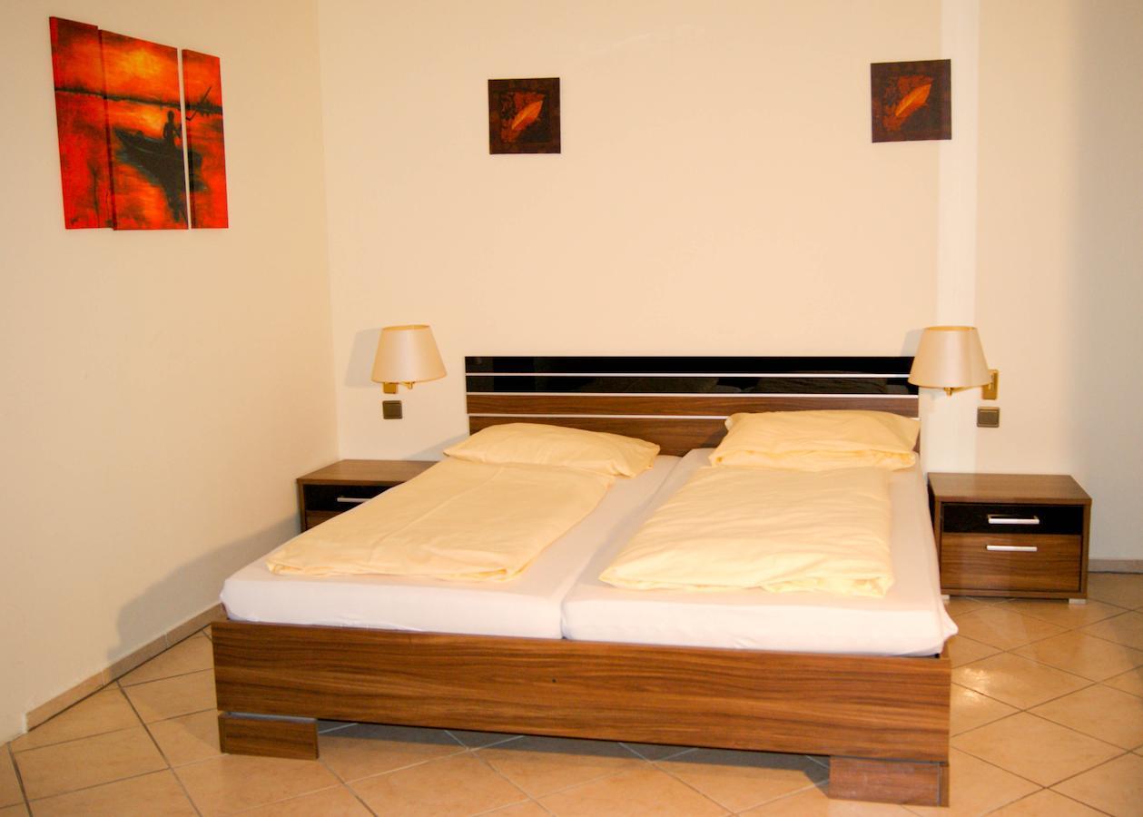 Hotel Schonunger Bucht Waigolshausen Zimmer foto