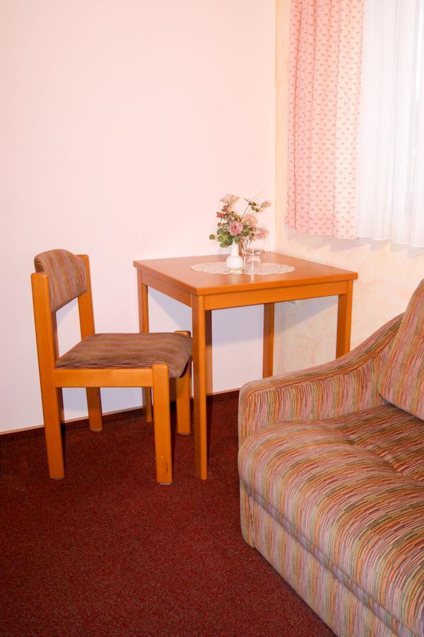 Hotel Schonunger Bucht Waigolshausen Zimmer foto