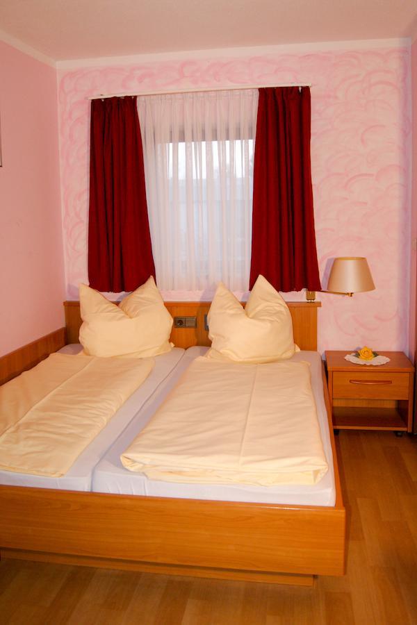 Hotel Schonunger Bucht Waigolshausen Zimmer foto