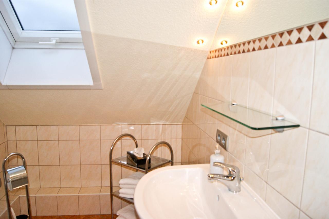Hotel Schonunger Bucht Waigolshausen Zimmer foto