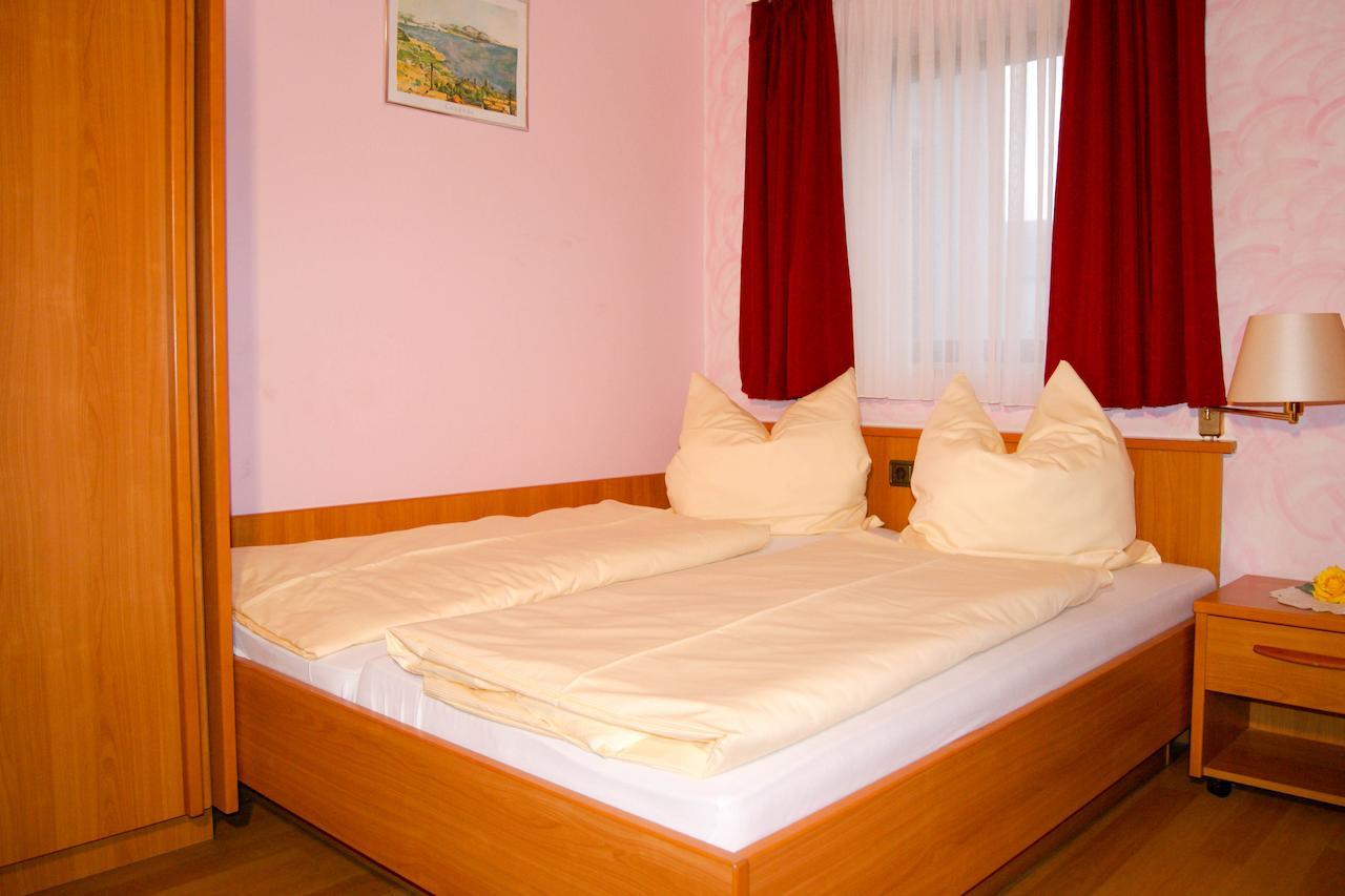 Hotel Schonunger Bucht Waigolshausen Zimmer foto
