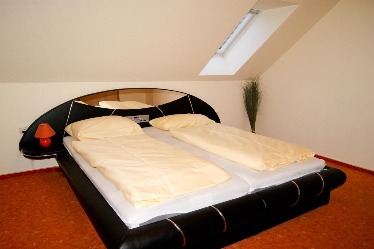 Hotel Schonunger Bucht Waigolshausen Zimmer foto